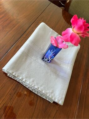 Wamsutta dark Grey Tablecloth with Subtle Weave